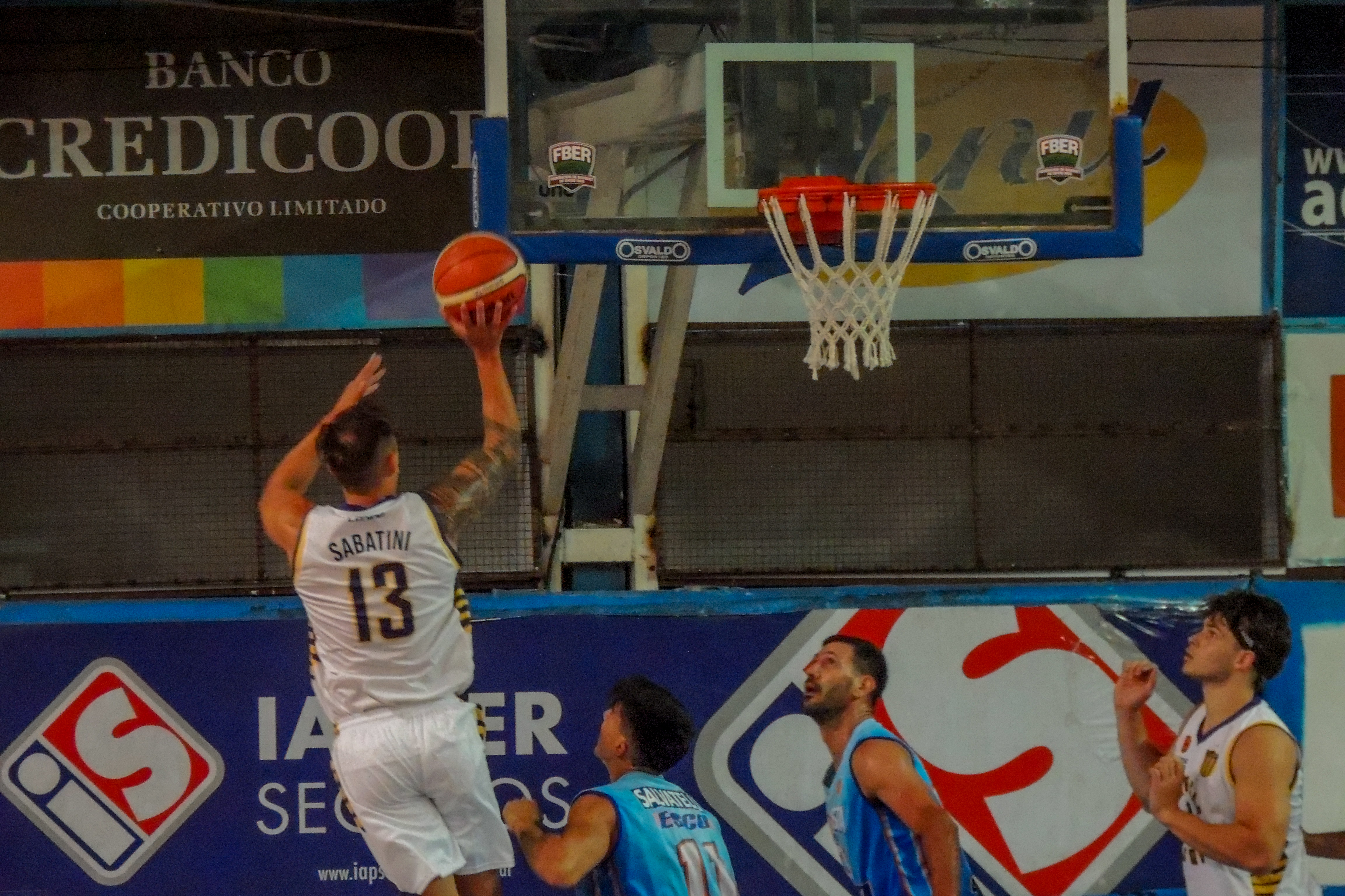 Paracao pisó fuerte en el Flesler