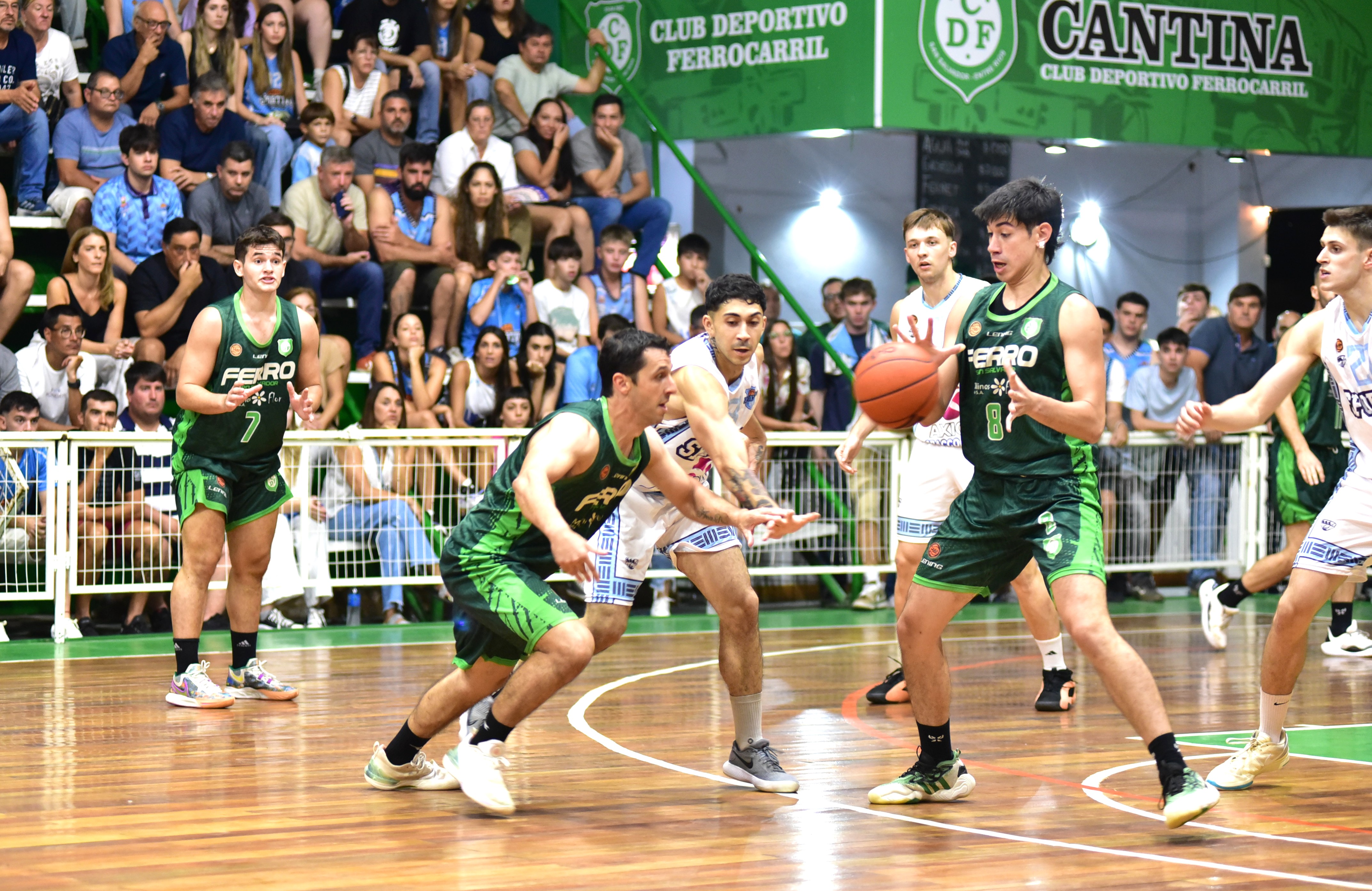 Ferro se quedó con el clásico de San Salvador con comodidad