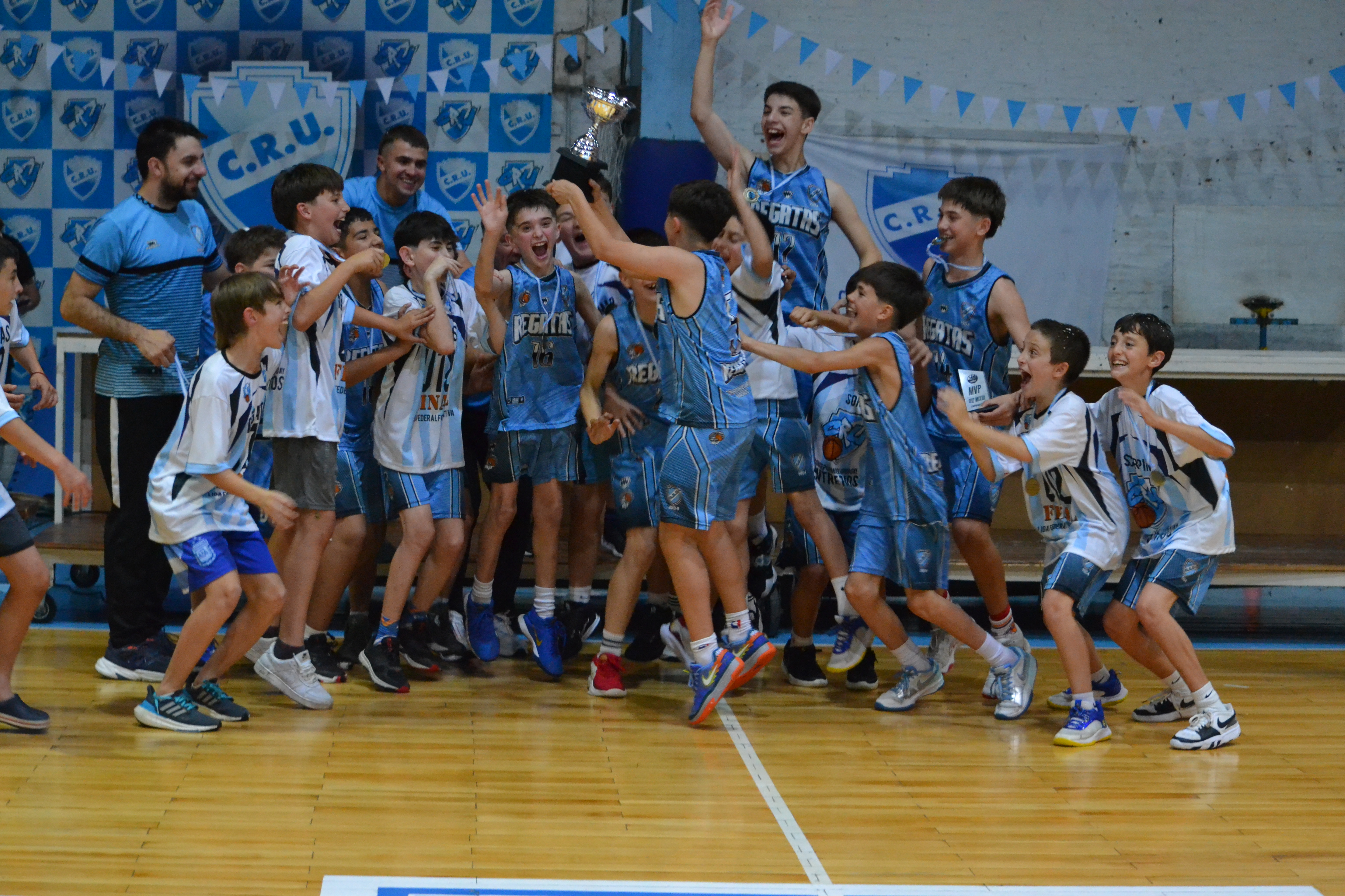 Regatas Uruguay es el campeón de La Liga Federal U12 mixta