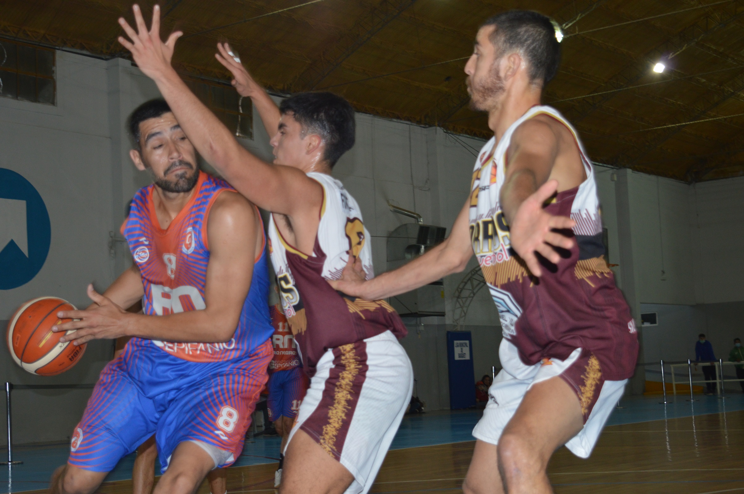 El Depo venció a Zorros, sumó el quinto festejo en fila y sigue prendido