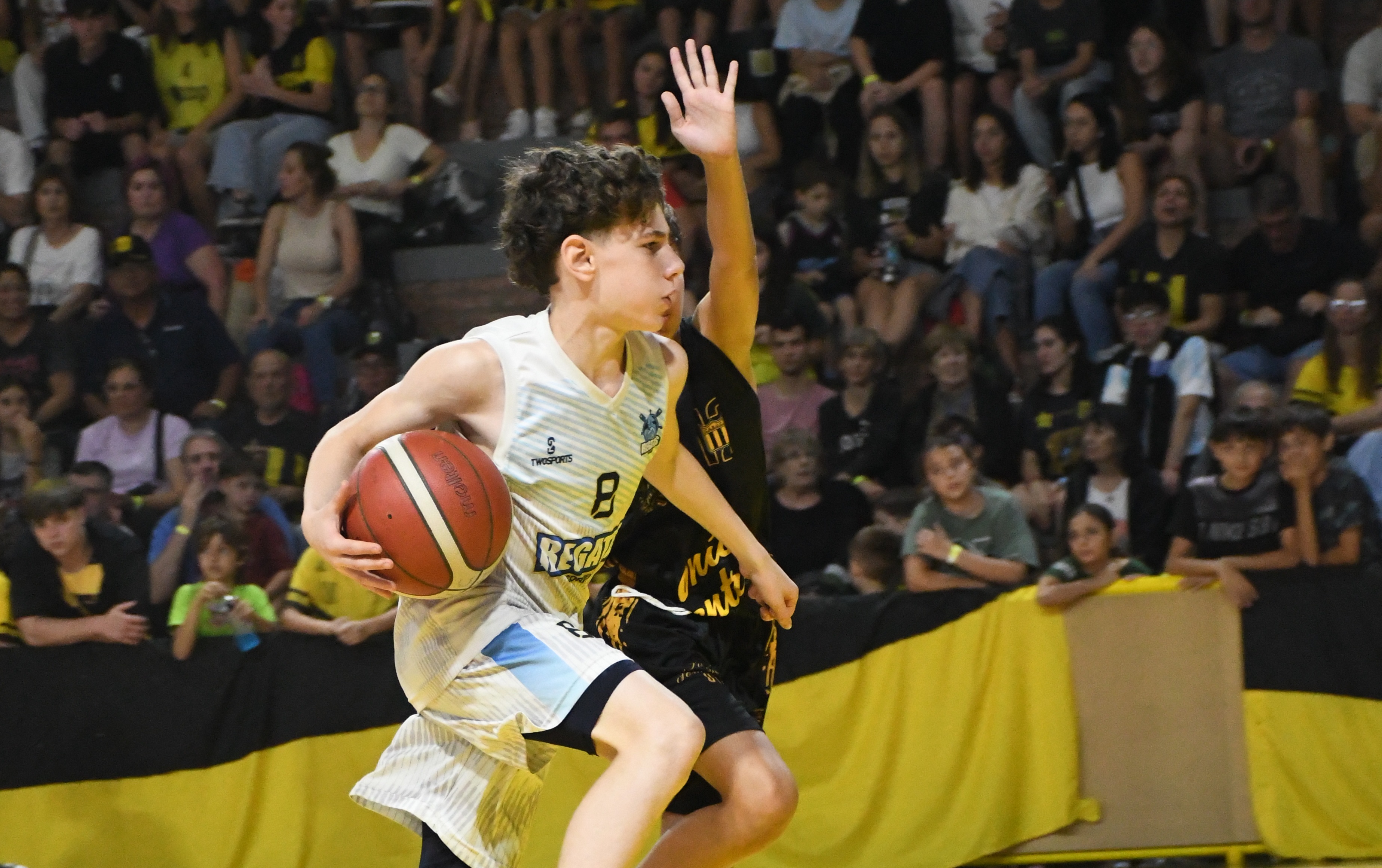 Liga Federal U13 masculina: Victorias de Obras y Regatas en la apertura del Cuadrangular Final