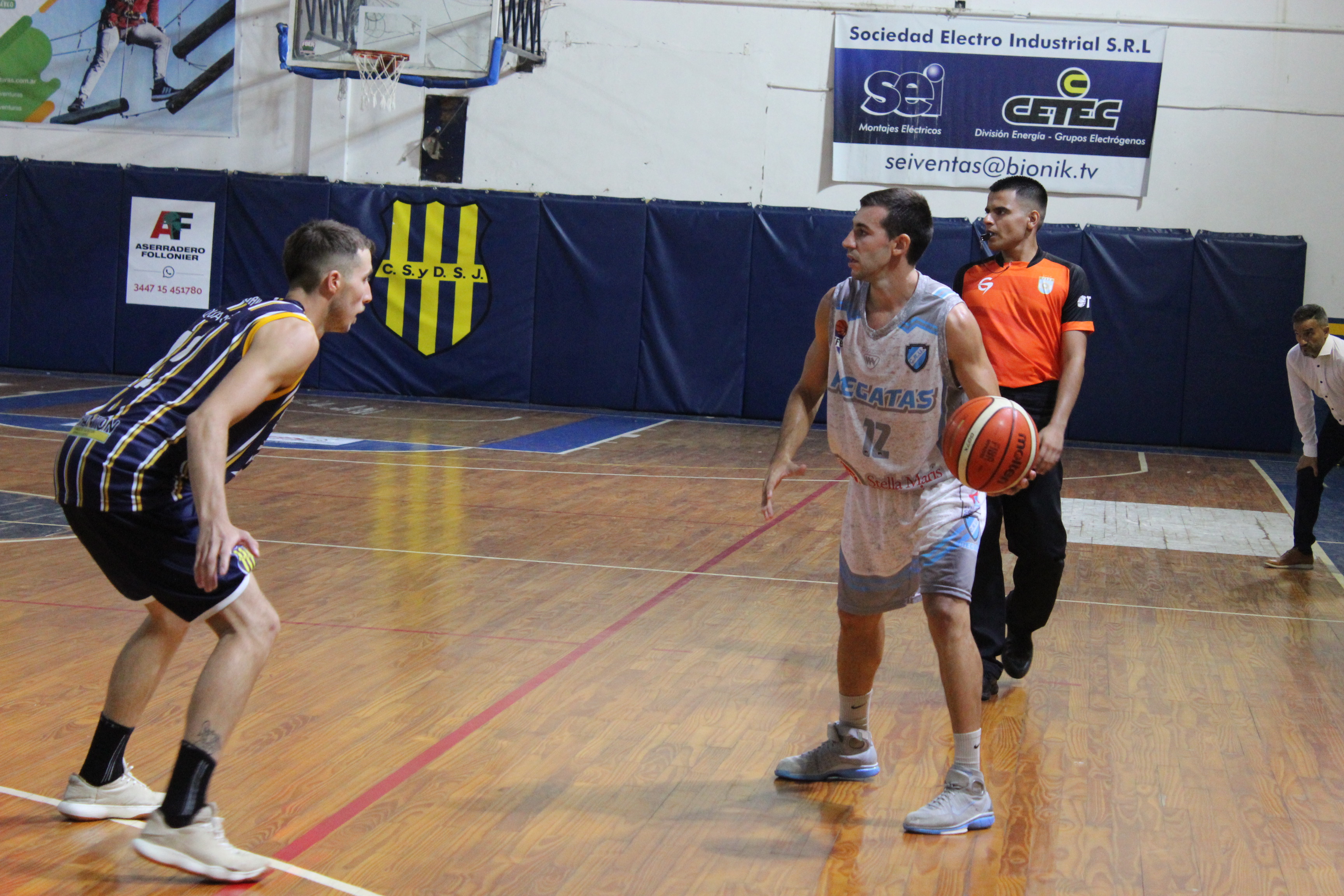 Regatas recibe a Capuchinos para volver a sonreír