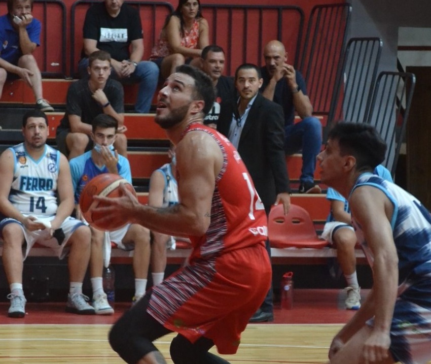 La Unión festejó ante Ferro y quedó invicto en la cima entrerriana