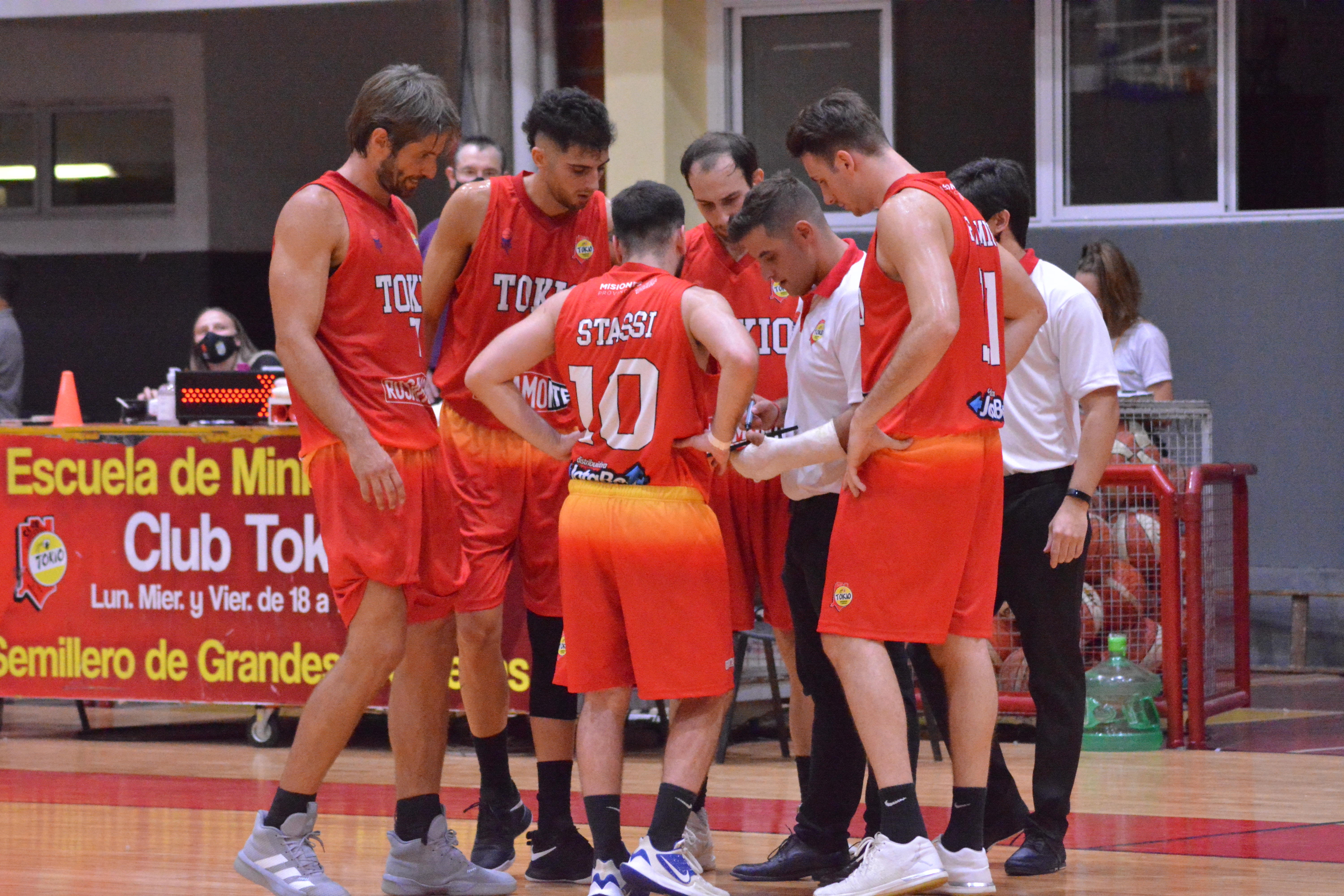 Tokio viaja a Corrientes para mantener el invicto