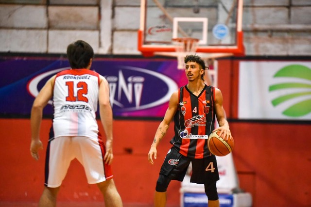 Central le ganó en la ultima pelota a Peñarol y festejó de local