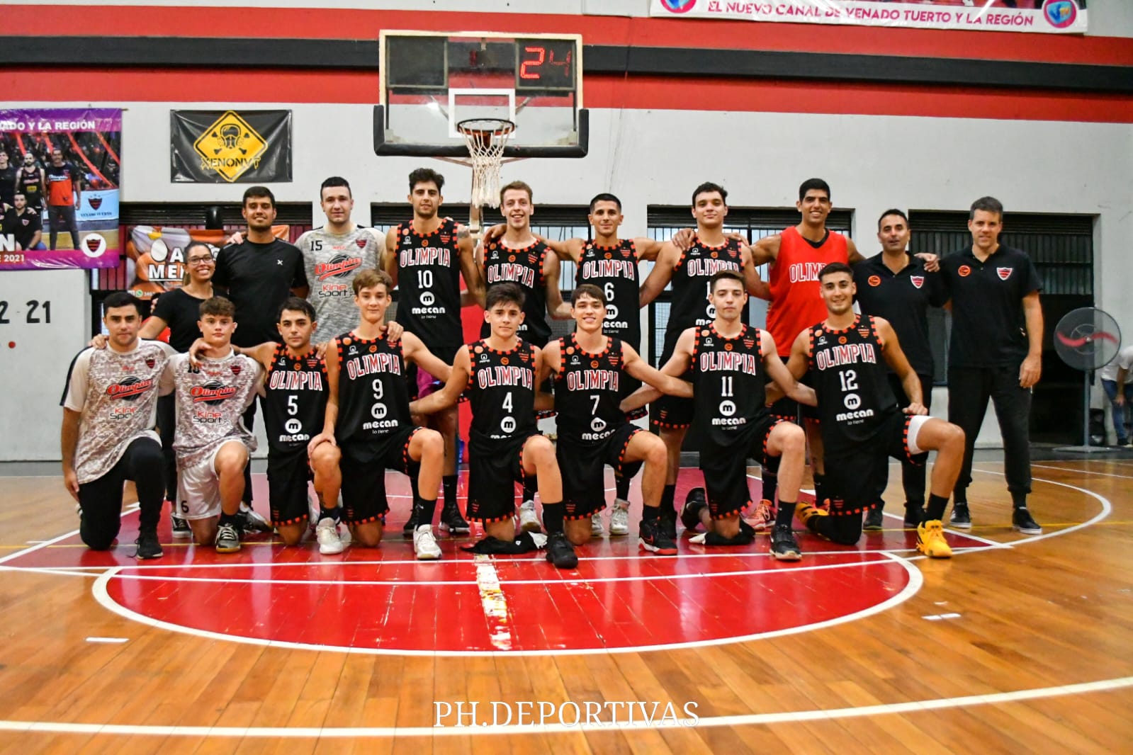 Olimpia cortó con su mala racha y ganó su primer partido