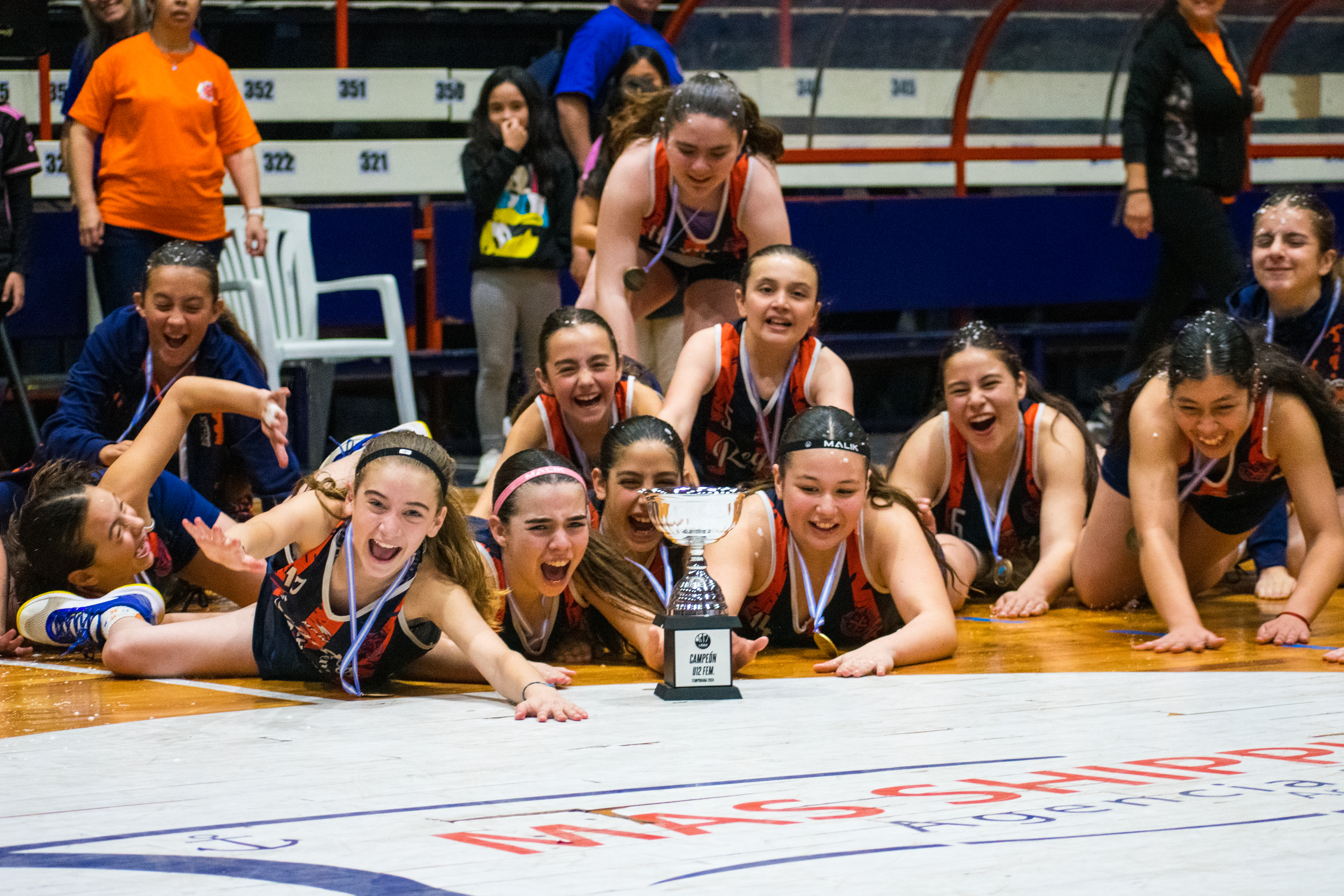 Regatas San Nicolás es el campeón invicto de La Liga Federal U12 Femenina