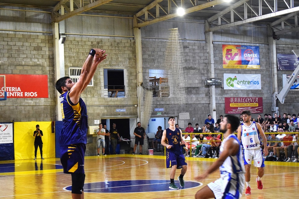 Paracao ganó y se mantiene arriba