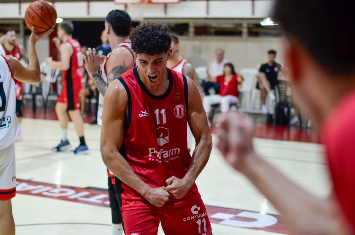 Argentino de Marcos Juárez cortó su sequía ante Olimpia BBC